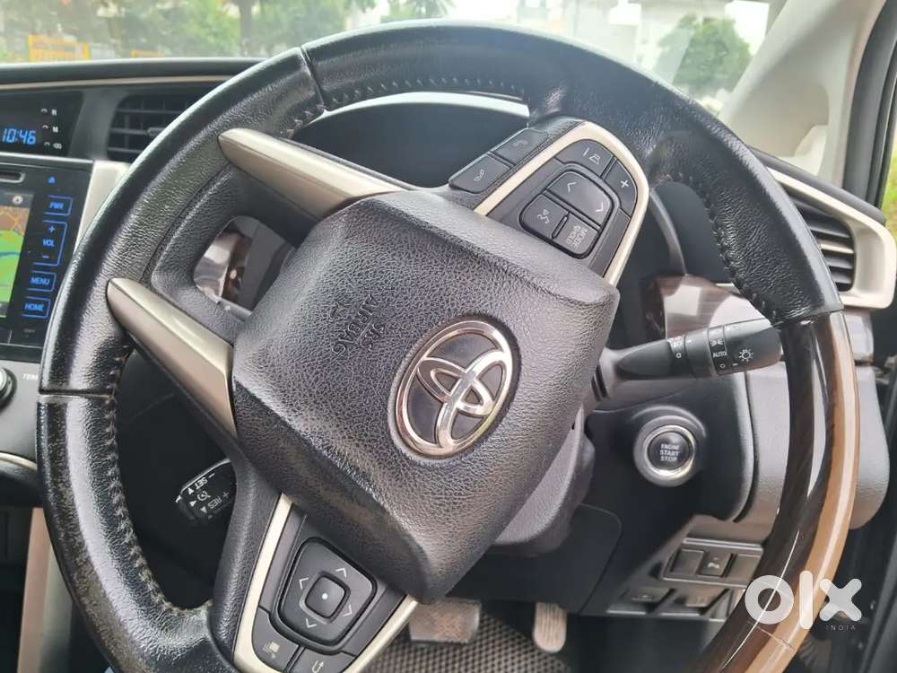 Innova Crysta 2.8 Professor Car Very Good Family