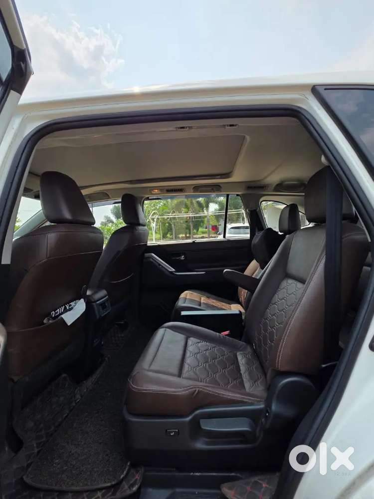 Innova Hycross Zx Hybrid 7 Seater Oct 2023