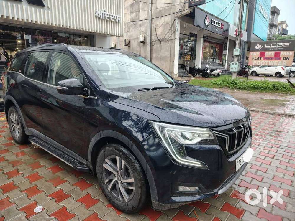Mahindra Xuv700 2.0 Ax 5 Petrol Mt Str, 2022, Petrol