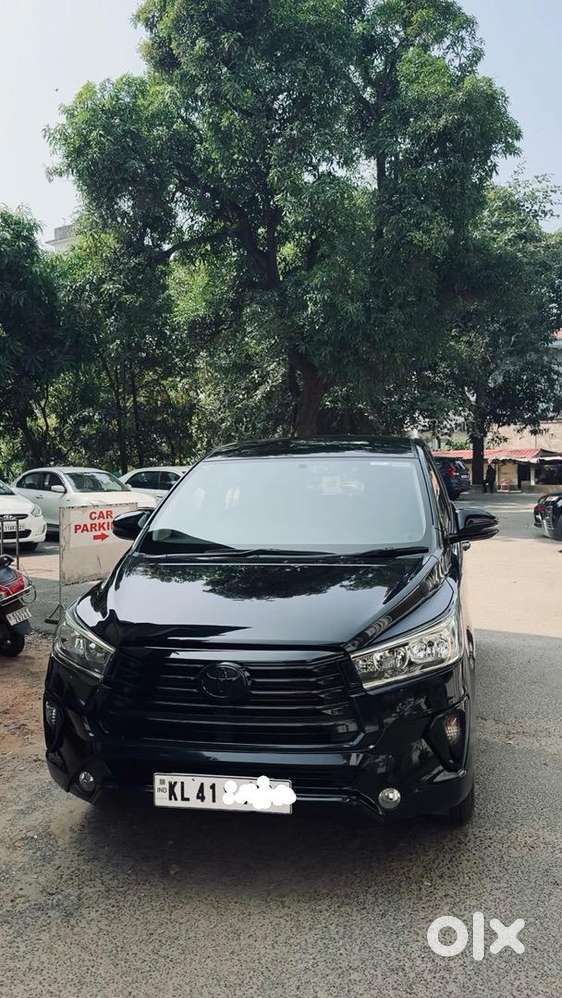 Toyota Innova Crysta 2022 Diesel Well Maintained Type 2