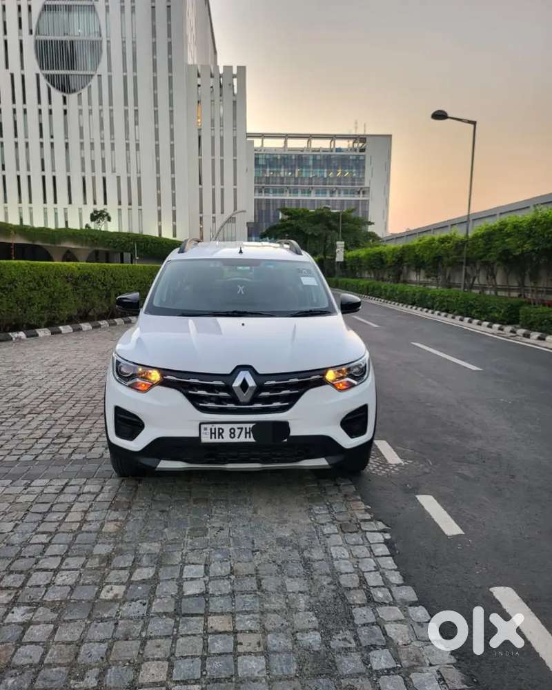 Renault Triber 2022 Showroom Condition Car