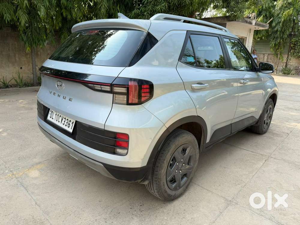 Hyundai Venue 1.2 S (o), 2023, Petrol