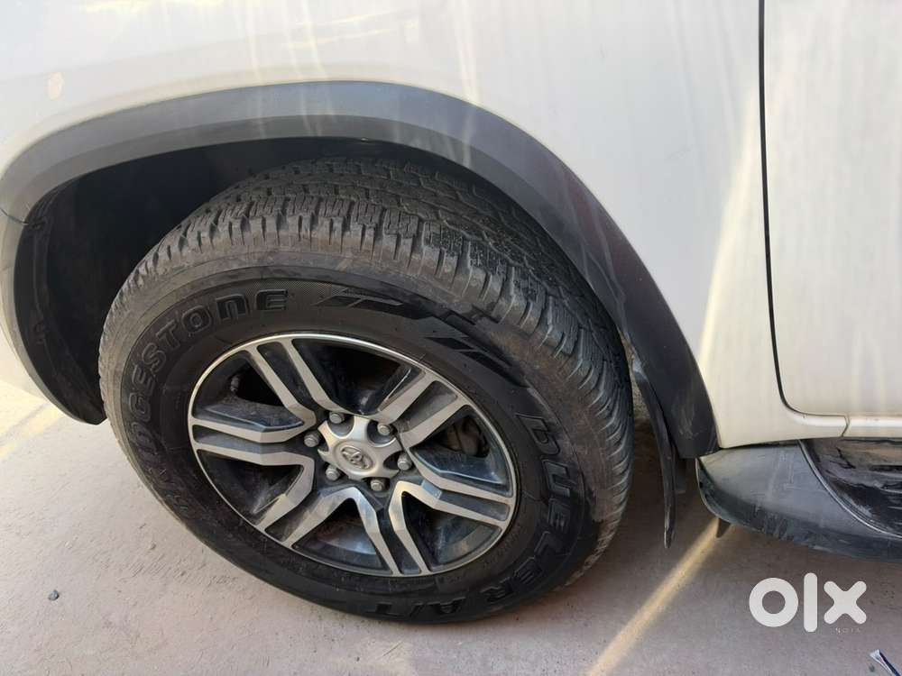 Toyota Fortuner Petrol 2022
