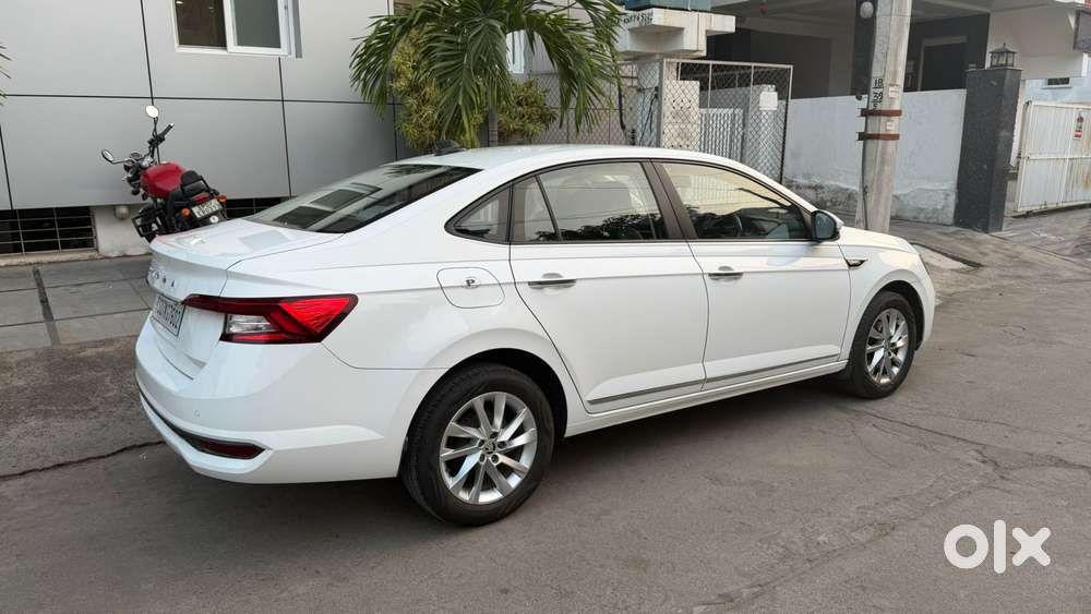 Skoda Slavia 1.0 Ambition Tsi, 2024, Petrol