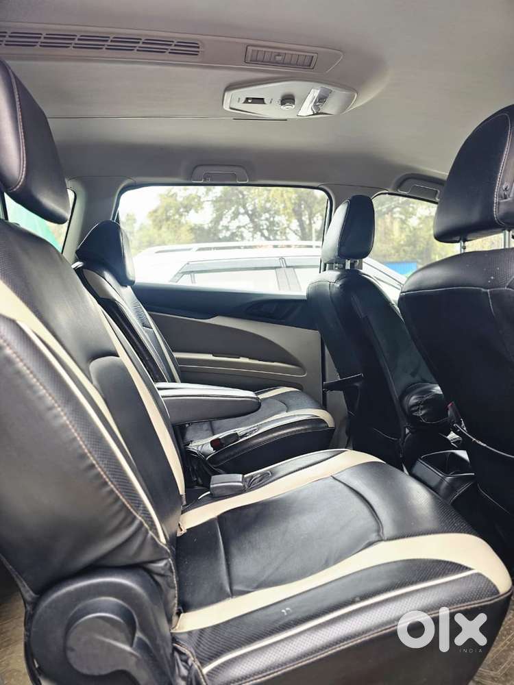 Mahindra Marazzo M6, 2019, Diesel