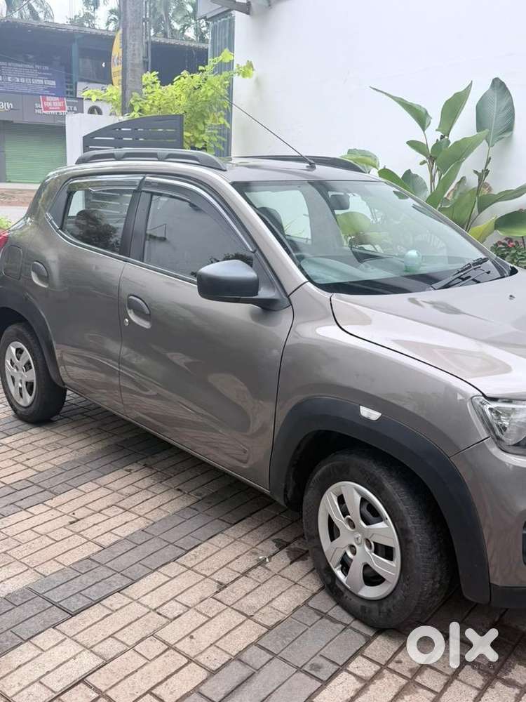 Renault Petrol Car 2016
