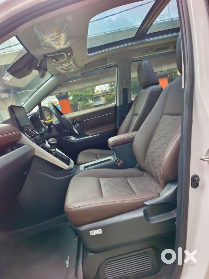 Toyota Innova Hycross 2.0 Zx (o) Hybrid 7 Str, 2023, Petrol
