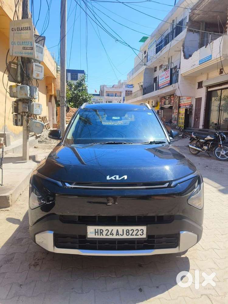 Car Good Condition.black Color. Single Handed Driven. Comfortable Suv.