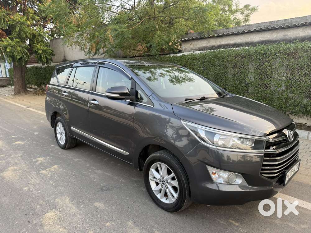 Toyota Innova Crysta 2.4 Gx Mt, 2016, Diesel