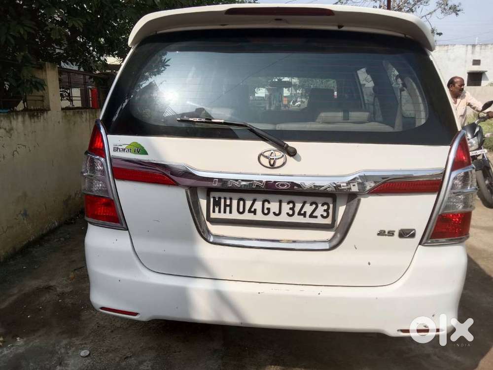Innova V2.5  Dec. 30/12/2013 Model  Excellent Condition