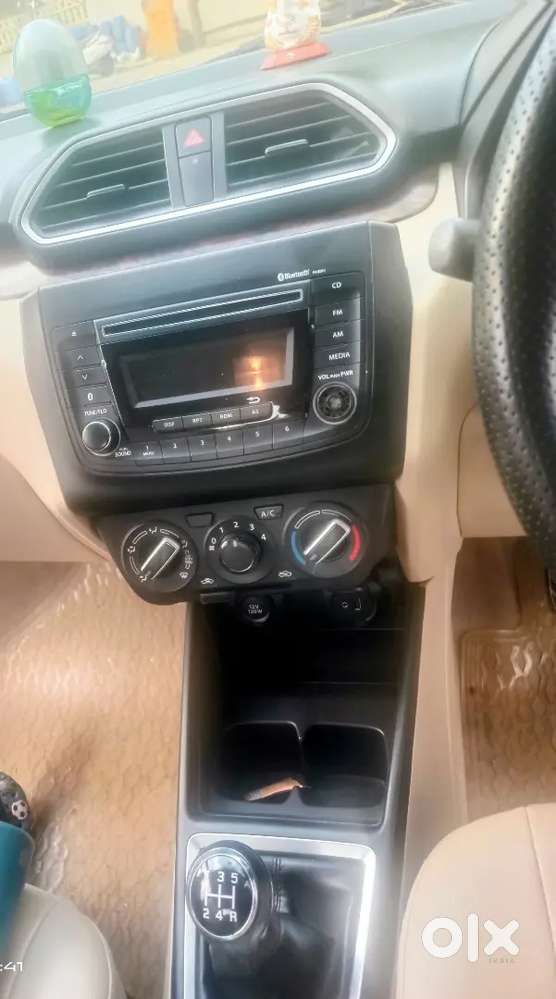Maruti Suzuki Dzire 2017 Petrol 26750 Km Driven