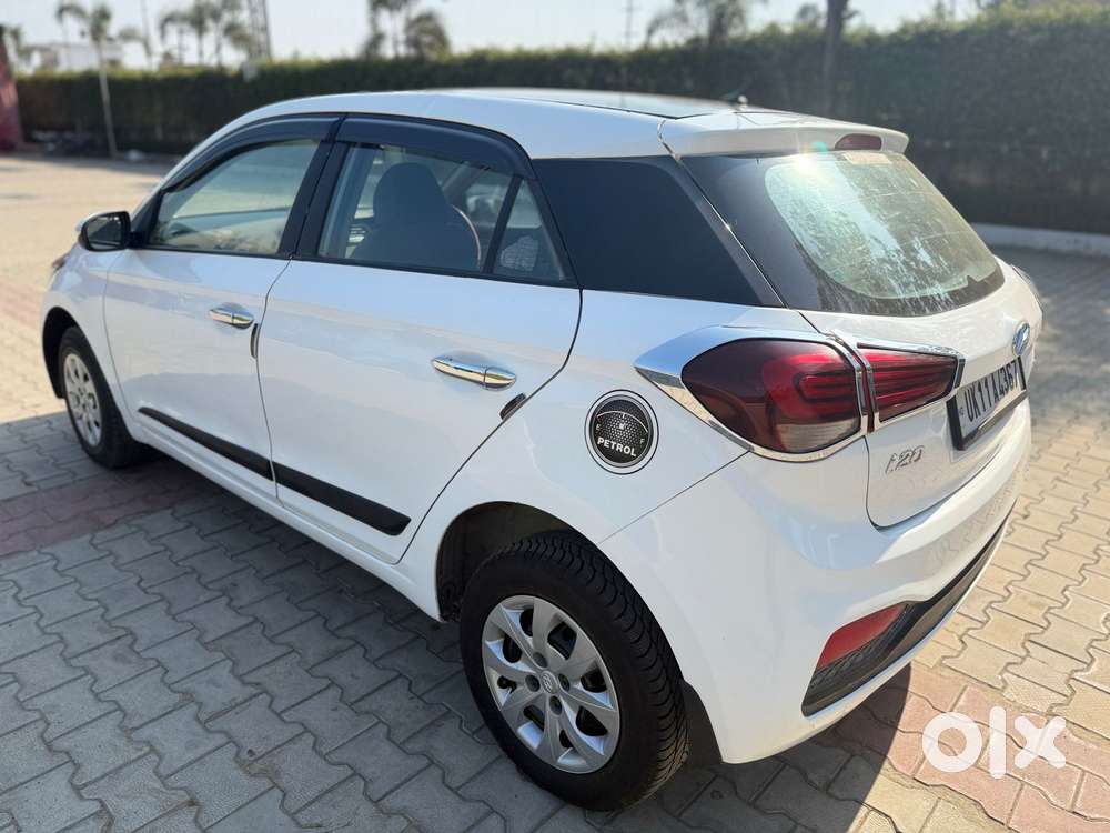 Hyundai I20 Sportz 1.2 Bs-iv, 2018, Petrol