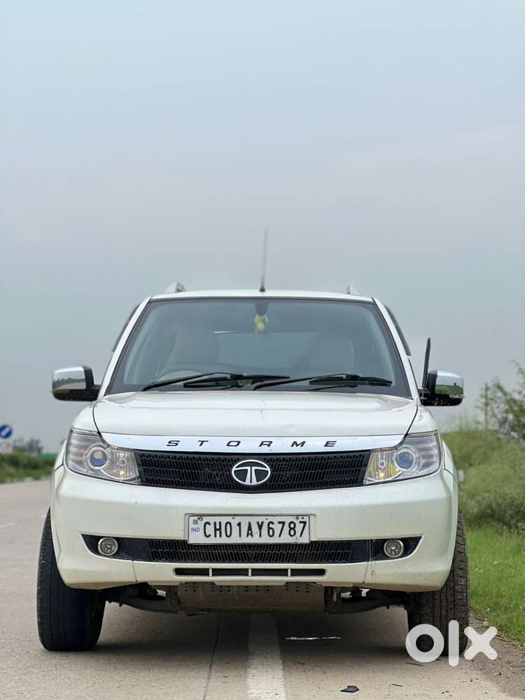 Tata Safari Storme 2014