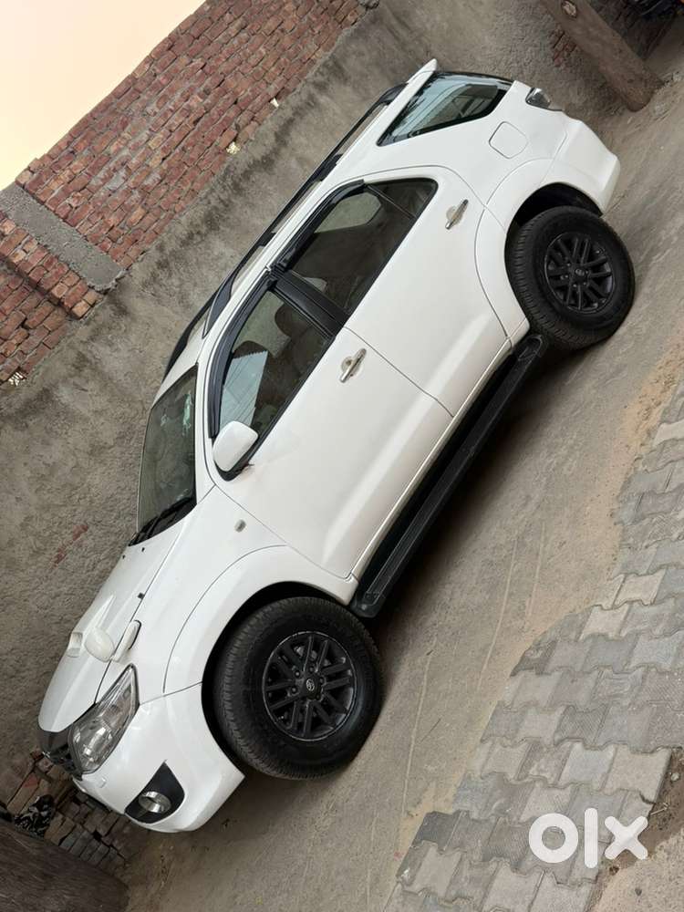 Toyota Fortuner Diesel 2011