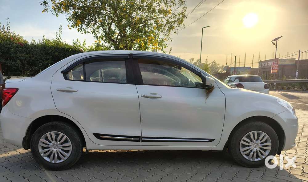 Maruti Suzuki Swift Dzire Vxi(o) Mt, 2023, Petrol