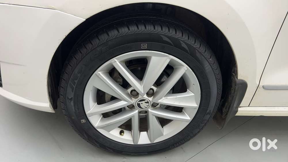 Skoda Rapid 1.5 Tdi Style/1.5 At Style, 2021, Petrol
