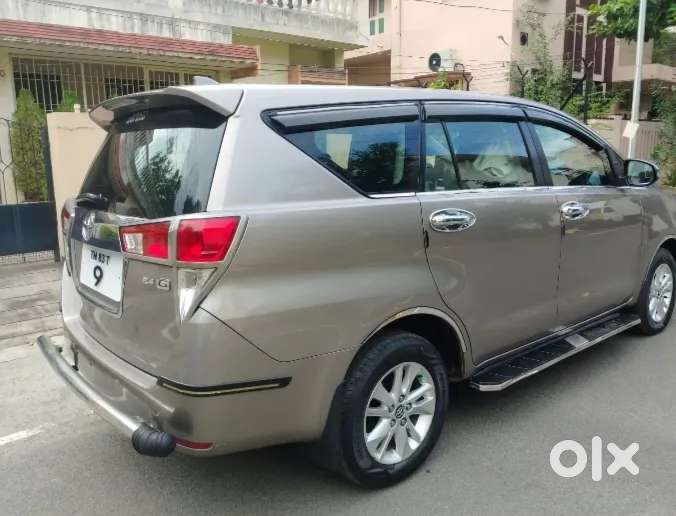 Toyota Innova Crysta [2020-ongoing] 2.4 Gx 8 Str, 2017, Diesel