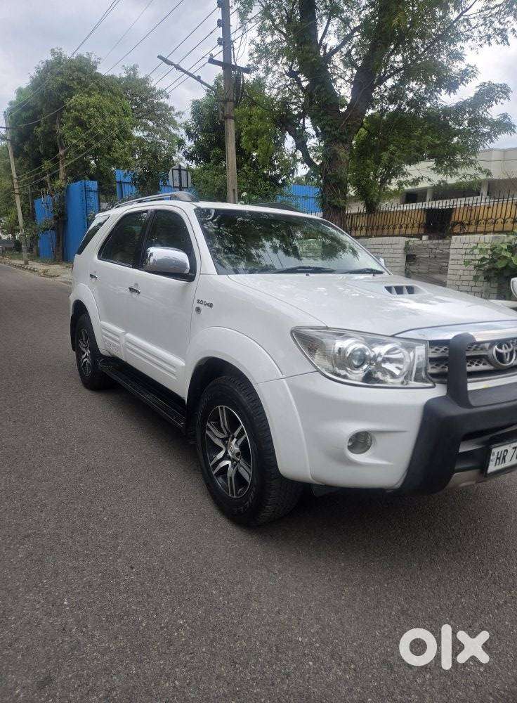 Toyota Fortuner 3.0 4x4 Manual, 2011, Diesel