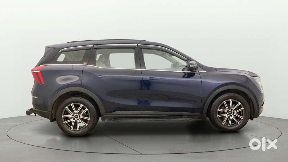 Mahindra Xuv700 2.0 Ax 7 Petrol At Str, 2024, Petrol