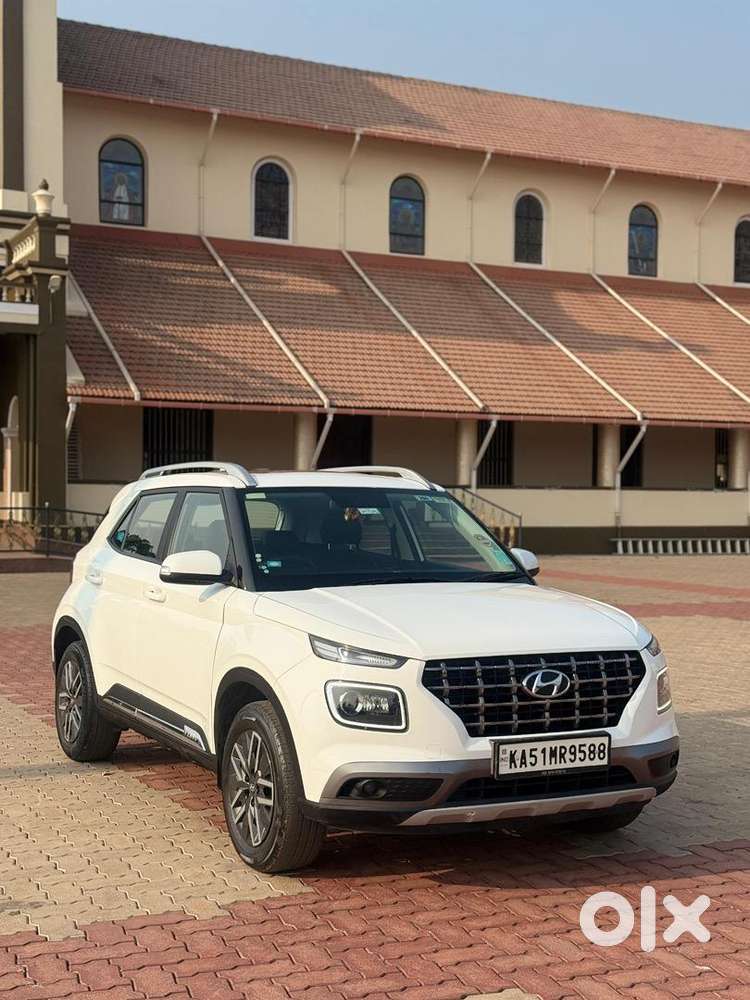 Hyundai Venue Sx 2022 Diesel Well Maintained