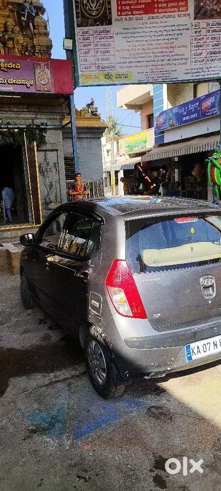 Hyundai I10 2009 Petrol Well Maintained With Some Scratches