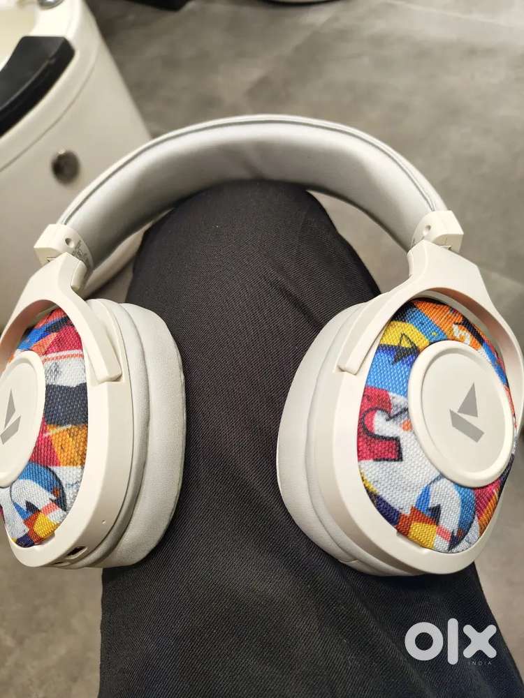 Both headphone