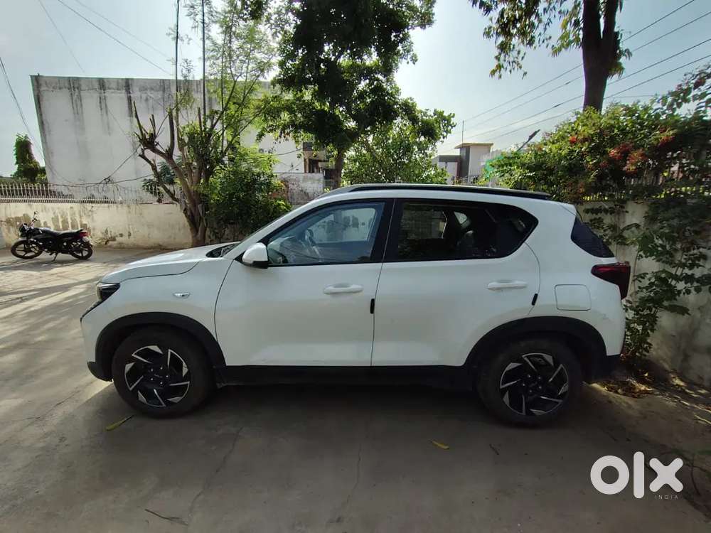 Kia Sonet 2025 Petrol 25751 Km Driven