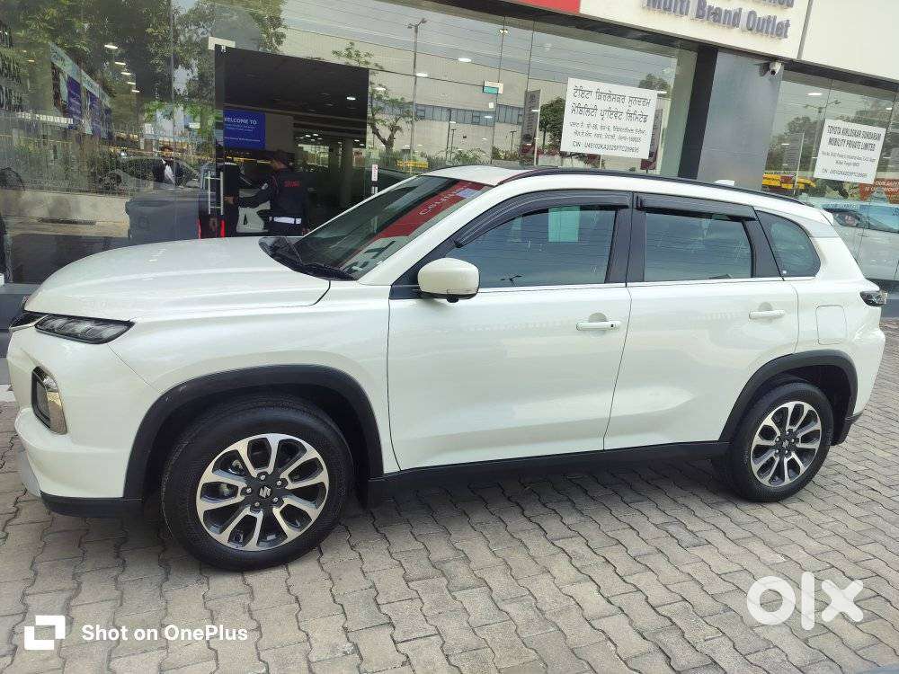 Maruti Suzuki Grand Vitara 1.5 Alpha Smart Hybrid At, 2023, Petrol