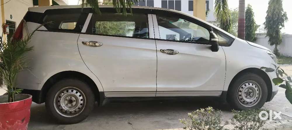 Mahindra Marazoo M2 7seater