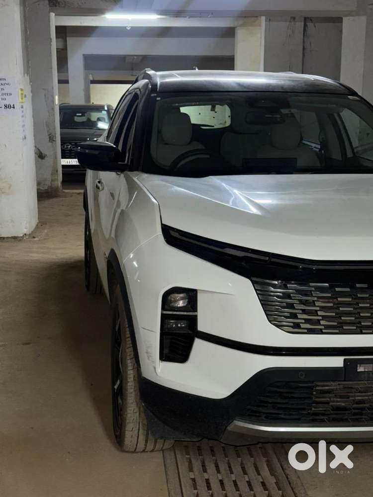 Tata Safari Facelift Accomplished+