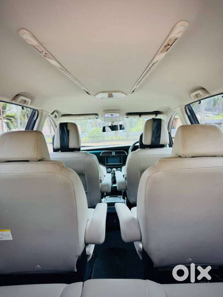 Mahindra Marazzo M8, 2018, Diesel