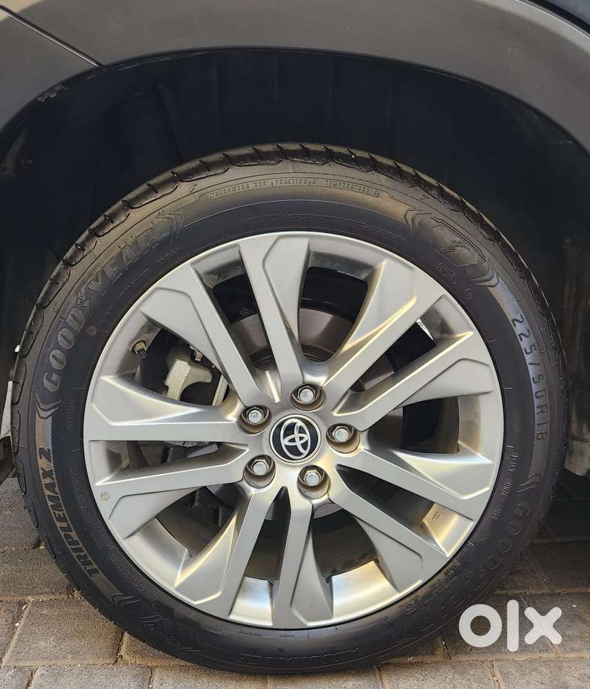 Toyota Innova Hycross 2.0 Zx Hybrid 7 Str, 2025, Petrol