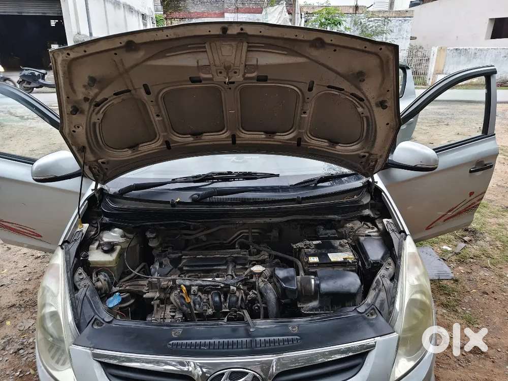 Hyundai I20 Spotz 2011 Model