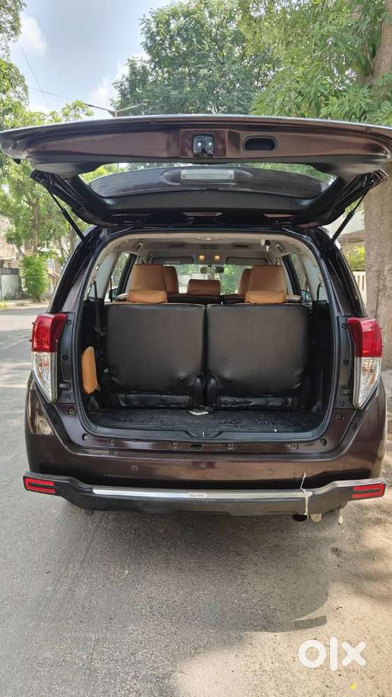 Toyota Innova Crysta 2.4 Gx Mt 8s, 2017, Diesel