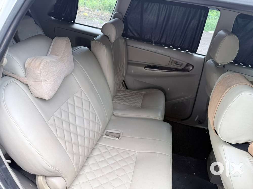 Toyota Innova 7 Str 2012