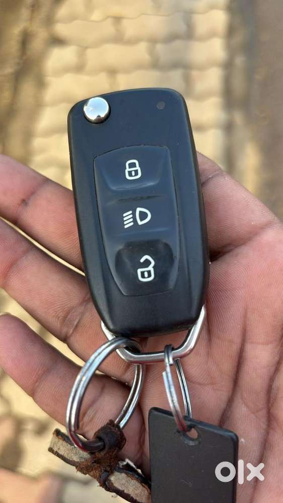 Tata Tiago Petrol 2017