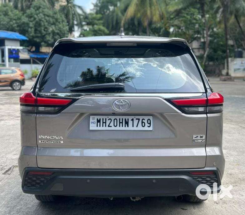 Toyota Innova Hycross 2.0 Zx (o) Hybrid 7 Str, 2025, Petrol