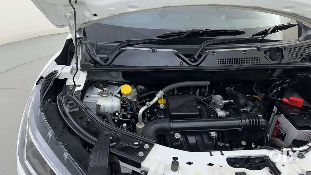 Nissan Magnite 1.0 Xv Premium, 2024, Petrol