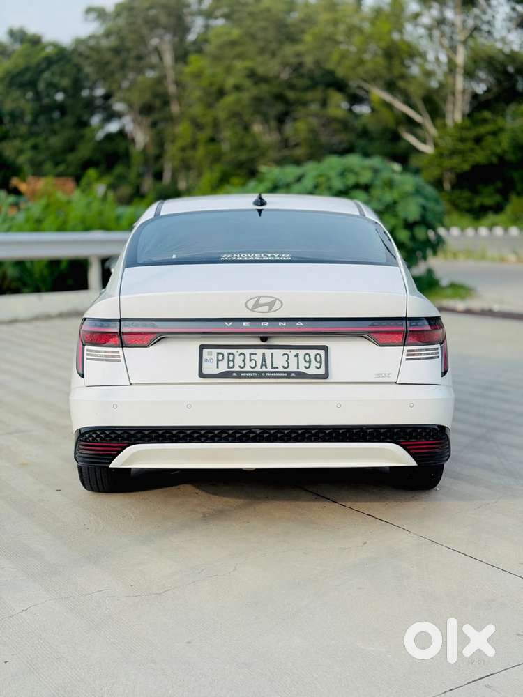 Hyundai Verna 1.5 Sx Petrol Mt, 2023, Petrol