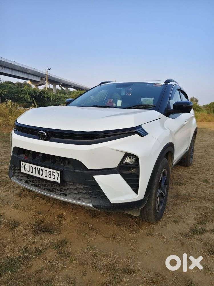 Tata Nexon Fearless Plus Purple 1.5 Revotorq Diesel 6amt Dual Tone, ..