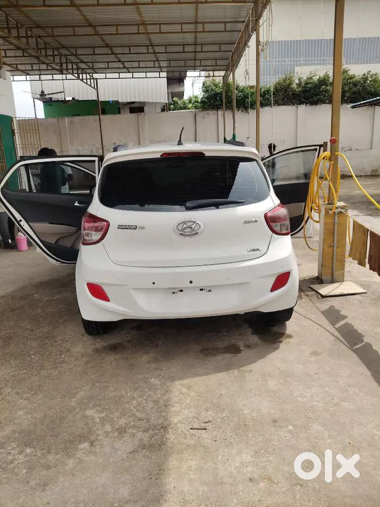 Hyundai Grand I10 2015 Diesel 114000 Km Driven