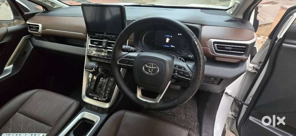 Toyota Innova Hycross 2.0 Zx (o) Hybrid 7 Str, 2023, Petrol