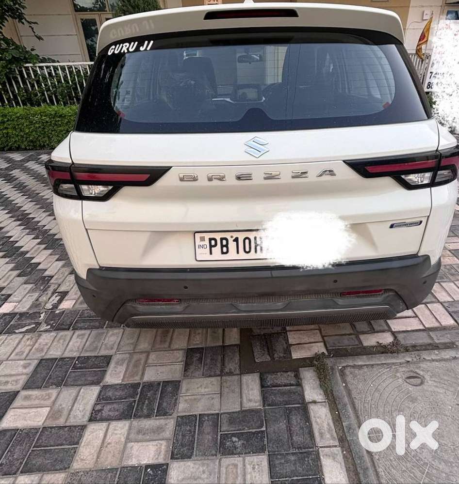 First Owner  Like New Condition – Maruti Brezza Vxi Smart Hybrid