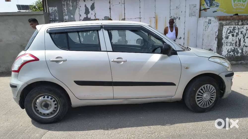 2016 Maruti Suzuki Swift Amt Silver