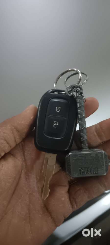 ગાડી કી એવરેજ અચ્છી હૈ કિડ ગાડી હૈ 2021 કા મોડલ હે 16000 ઘૂમી હૈ