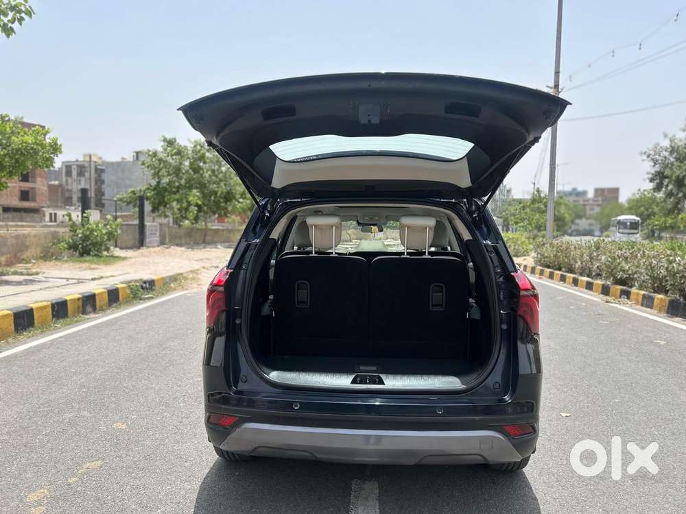 Mahindra Xuv700 2.0 Ax 7 Petrol At Luxury Pack Str, 2025, Petrol
