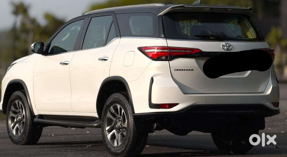 Toyota Fortuner Legender