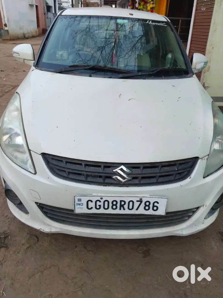 गाड़ी एकदम अप टू डेट है घर की गाड़ी है गाड़ी में कोई कम खर्च नहीं है