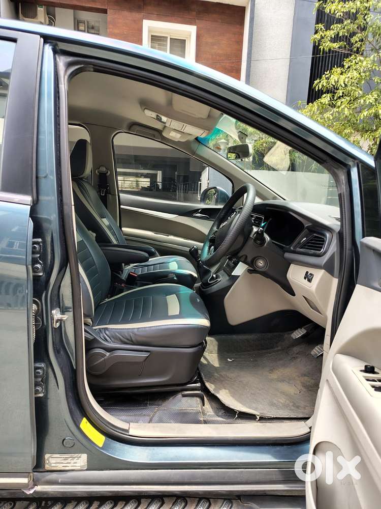 Mahindra Marazzo M6, 2018, Diesel