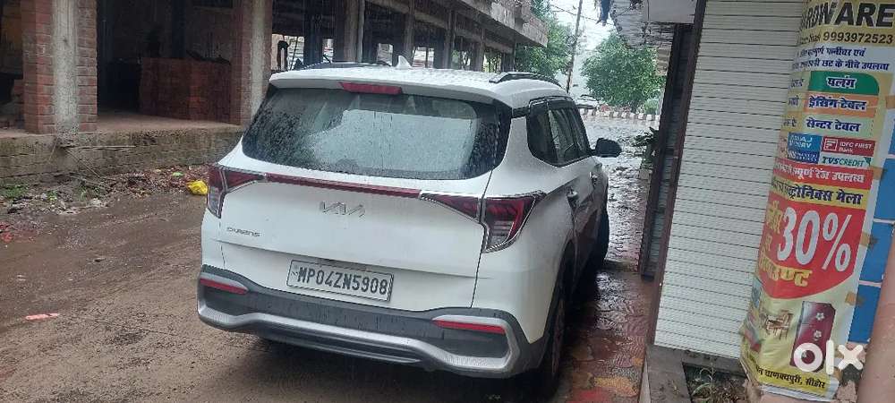 Kia Carens 2023 Petrol 30000 Km Driven